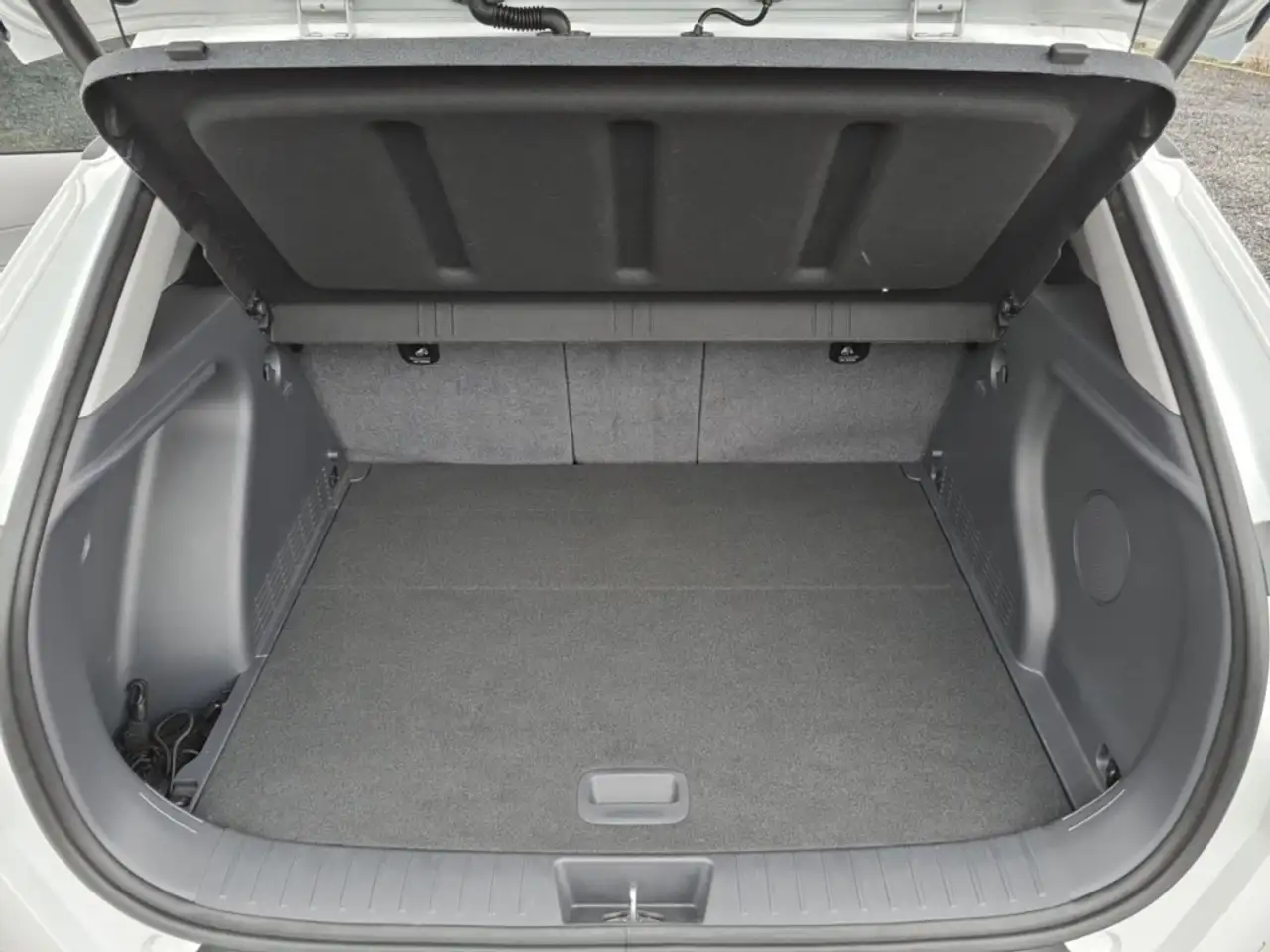 Hyundai KONA PRIME 1.6 4WD BOSE+GSD+SITZ-P+360°CAM — Galería del vehículo 12