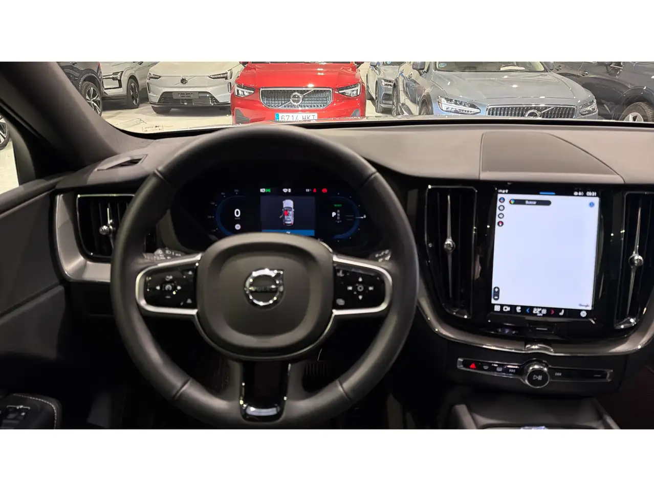 Volvo XC60 T6 Recharge Plus Dark — Vehicle gallery 10
