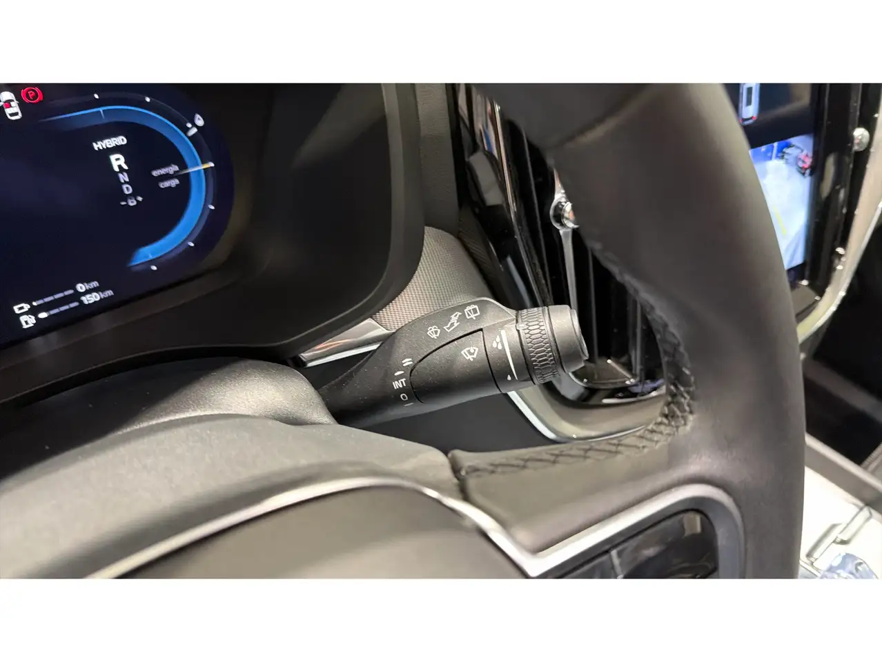 Volvo XC60 T6 Recharge Plus Dark — Vehicle gallery 22
