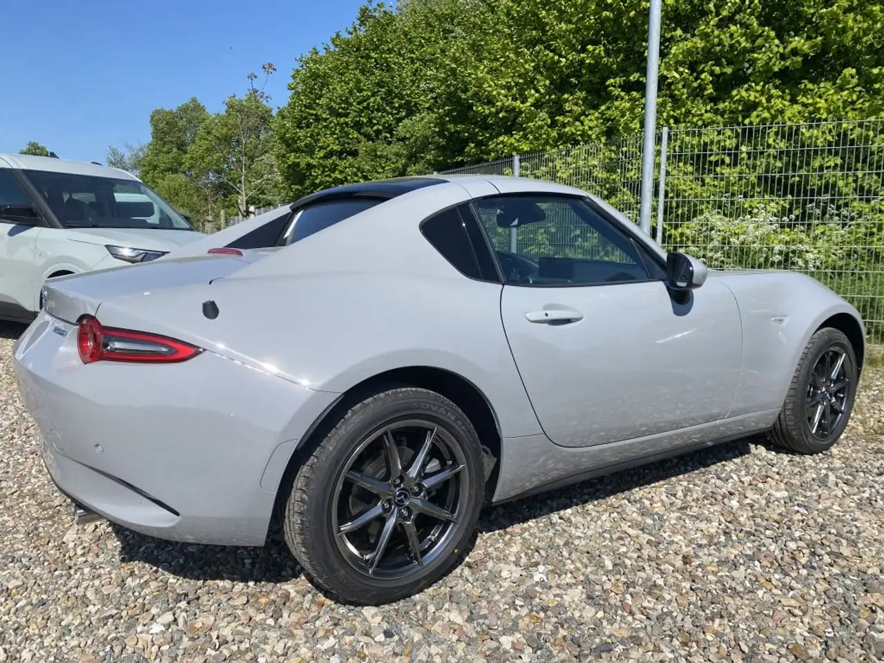Mazda MX-5 RF SKYACTIV-G 1.5 Exclusive-Line — Vehicle gallery 6