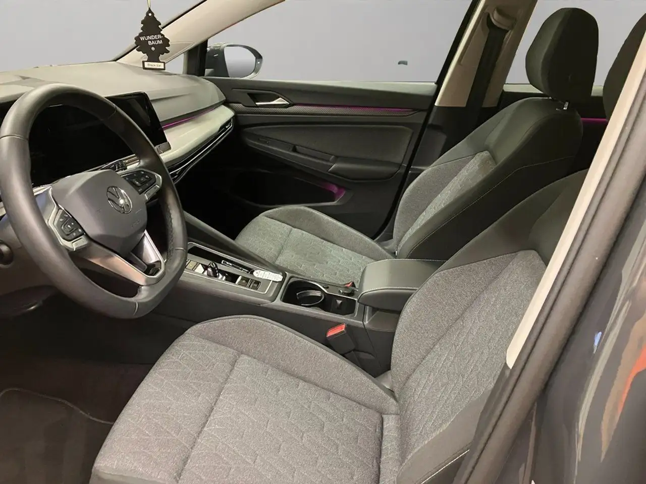 Volkswagen Golf VIII 1.0 TSI MOVE DSG — Vehicle gallery 9