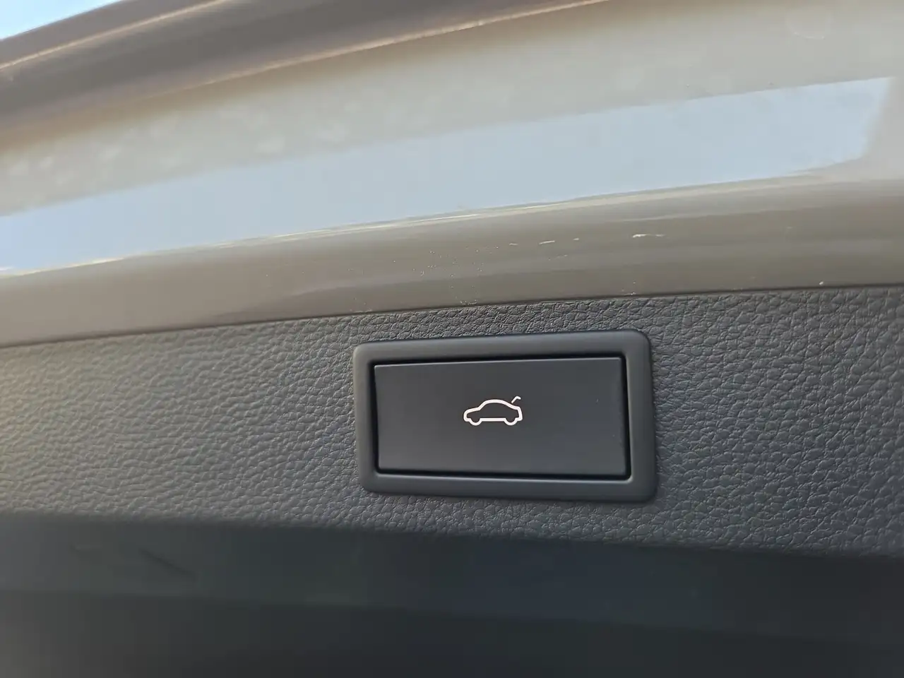 Skoda Karoq TOUR 1.5TSI DSG KAMERA+ACC+KEYLESS+LED+NAVI-APP+el — معرض صور السيارة 14