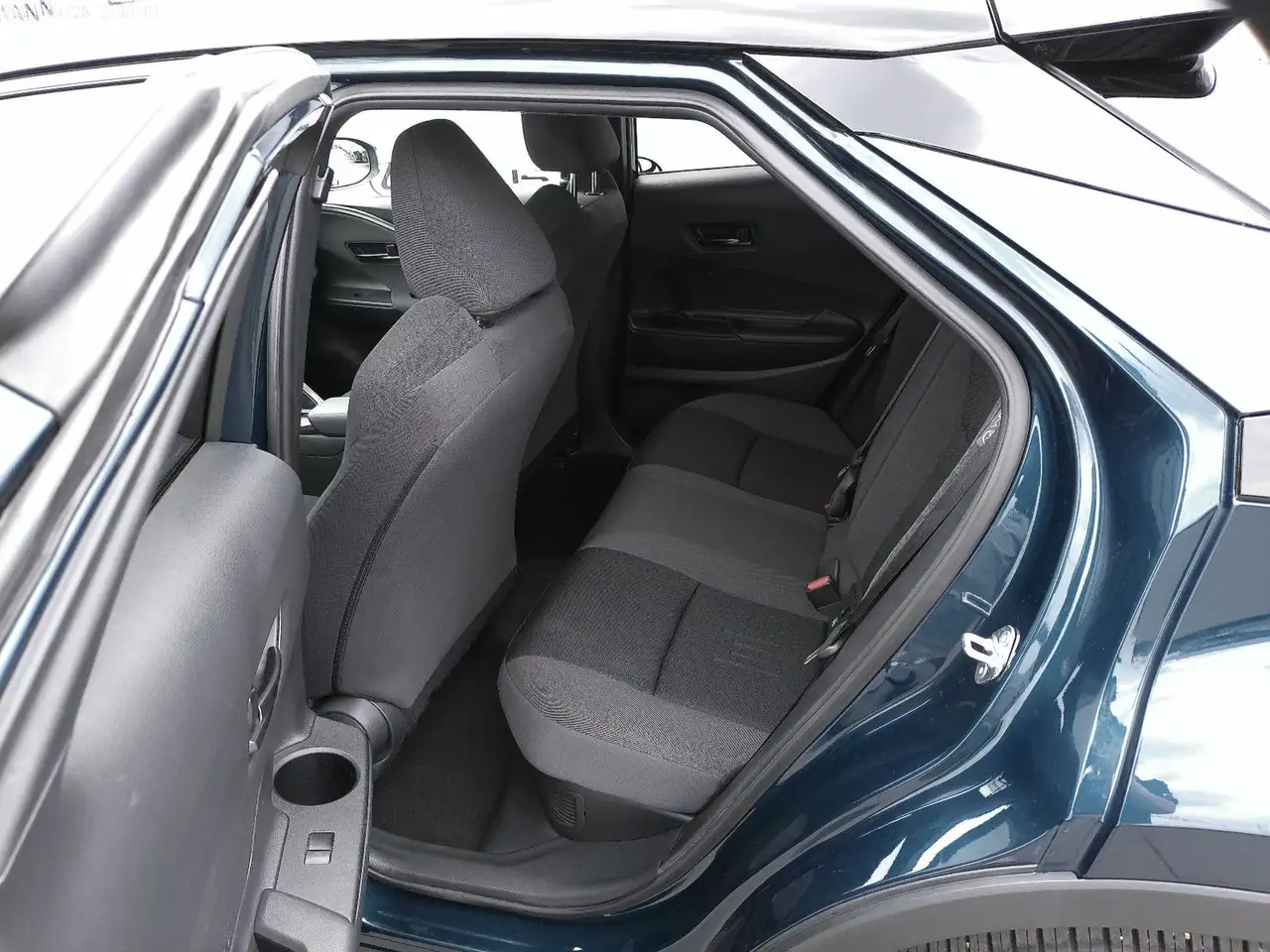 Toyota C-HR Plug-In Hybrid FWD Team Deutschland — معرض صور السيارة 7
