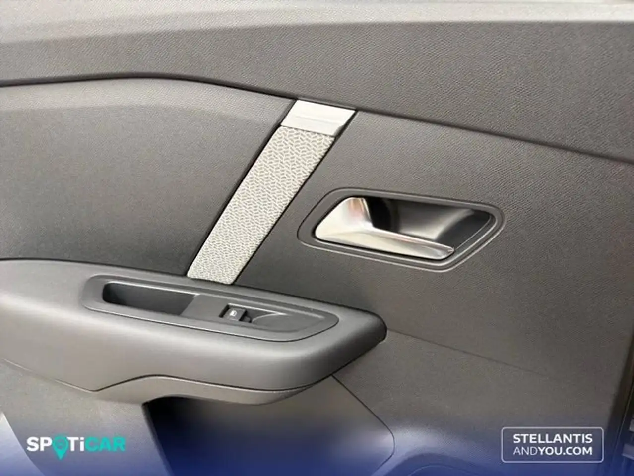 Citroen C4 BlueHDi 130 S&S EAT8 Plus — معرض صور السيارة 23