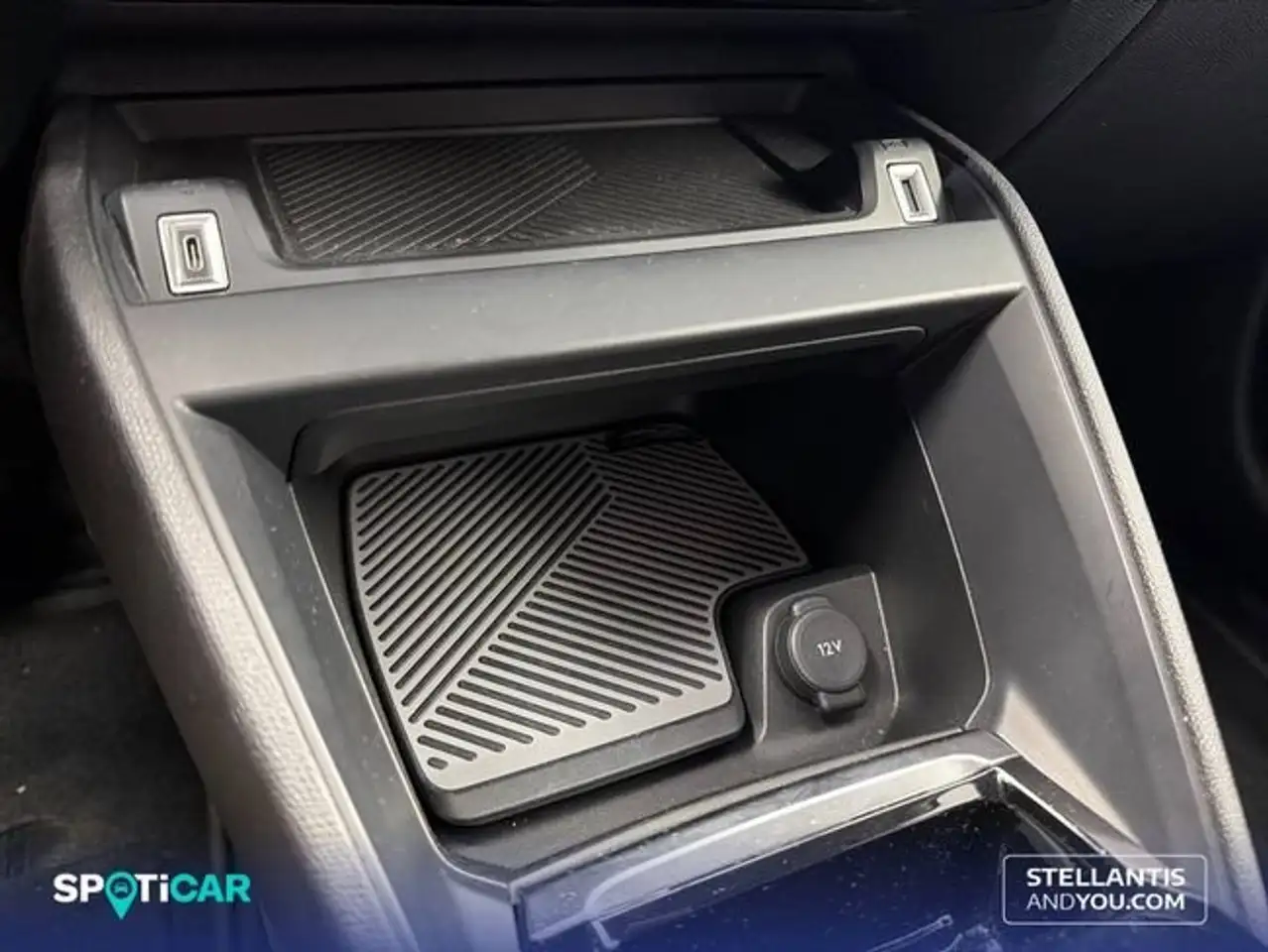 Citroen C4 BlueHDi 130 S&S EAT8 Plus — معرض صور السيارة 13