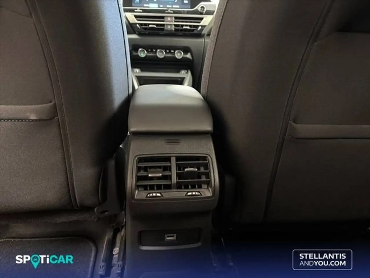 Citroen C4 BlueHDi 130 S&S EAT8 Plus — معرض صور السيارة 22