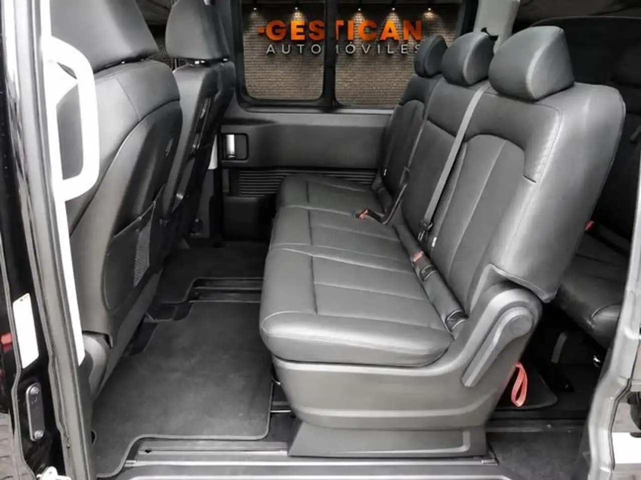 Hyundai STARIA 2.2CRDi 9S Tecno 177 Aut. — Galerie du véhicule 15