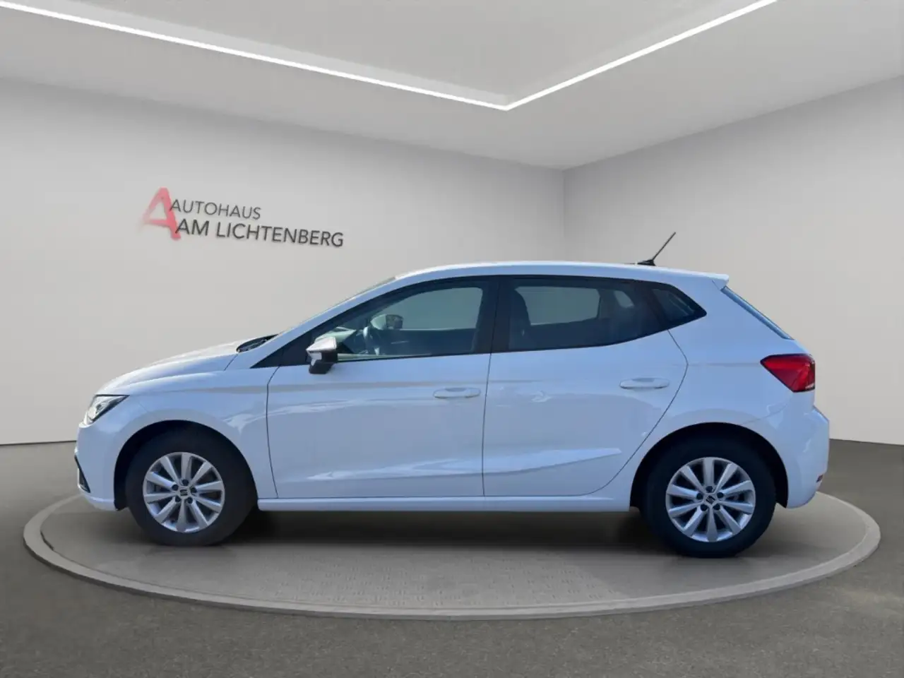 SEAT Ibiza Style Edition 1.0 TSI 85 kW (115 PS) LED+FULL LINK — Vehicle gallery 2