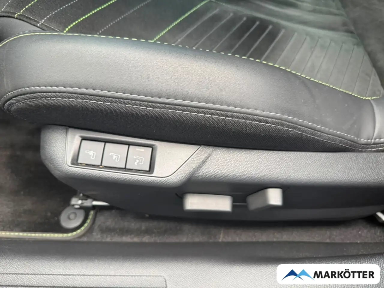 Peugeot 2008 GT CAM/DAB/LED/MASSAGE/NAVI/SHZ/TEMP/ — معرض صور السيارة 11