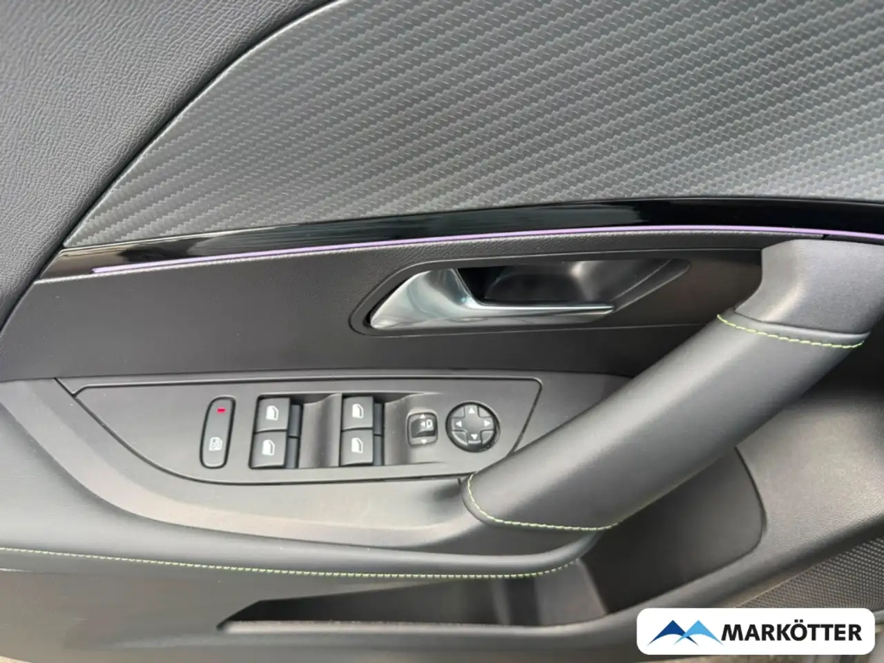 Peugeot 2008 GT CAM/DAB/LED/MASSAGE/NAVI/SHZ/TEMP/ — معرض صور السيارة 10