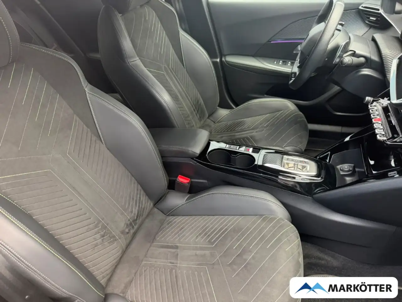 Peugeot 2008 GT CAM/DAB/LED/MASSAGE/NAVI/SHZ/TEMP/ — معرض صور السيارة 12