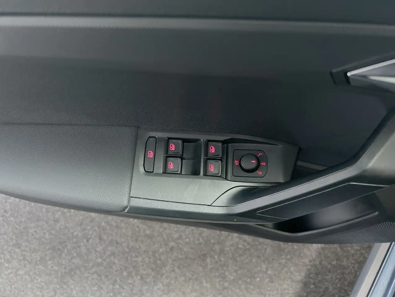 SEAT Arona 1.0TSI Style — Vehicle gallery 13