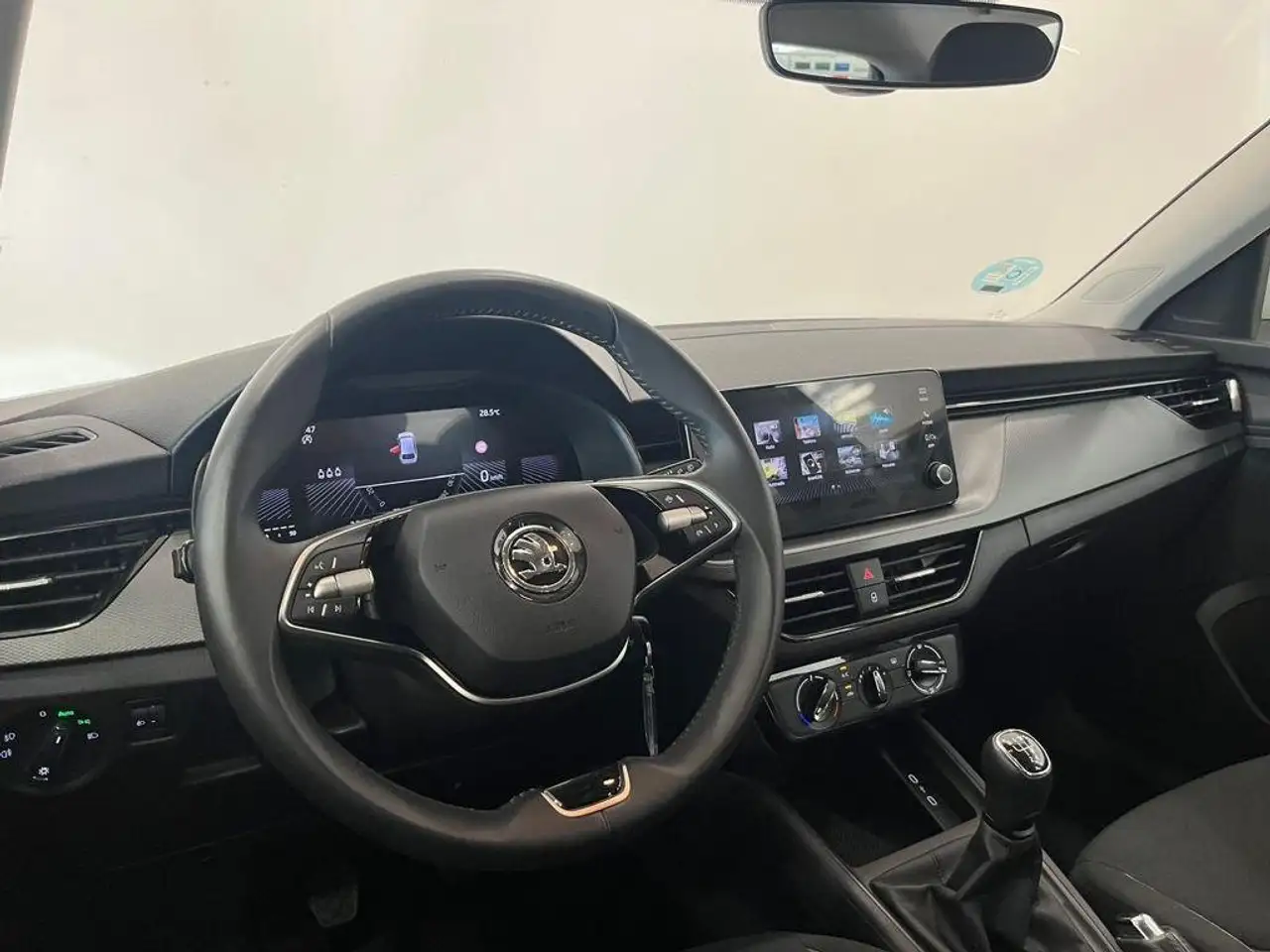 Skoda Scala 1.0 TSI Essence 70kW — معرض صور السيارة 12