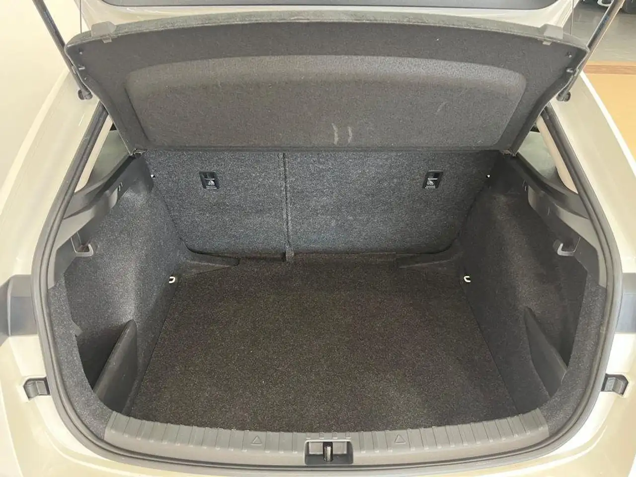 Skoda Scala 1.0 TSI Essence 70kW — معرض صور السيارة 7