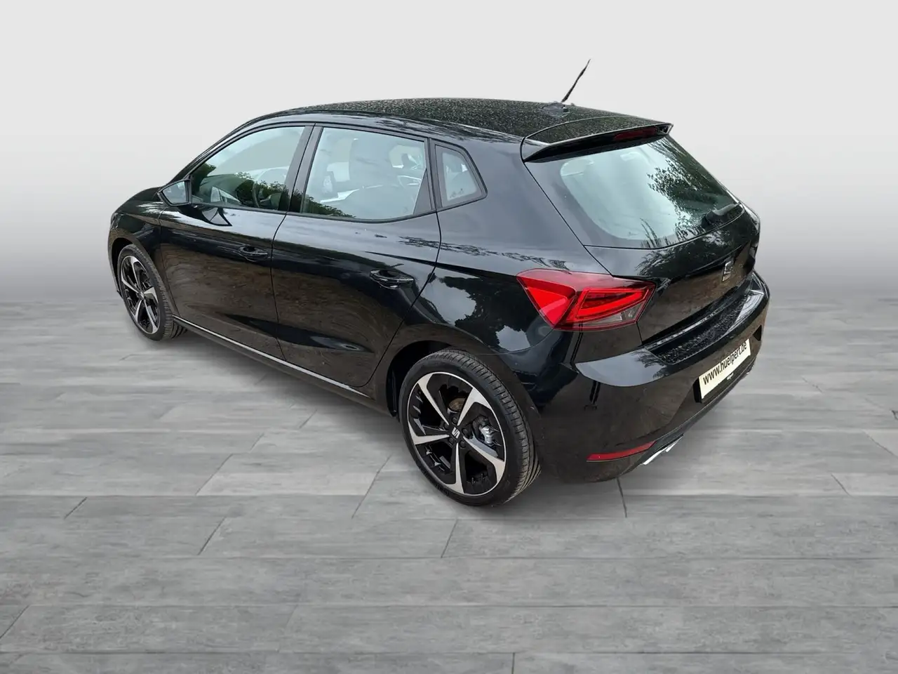 SEAT Ibiza 1.0 FR ALU18 NAVI CARPLAY KAMERA — Vehicle gallery 4