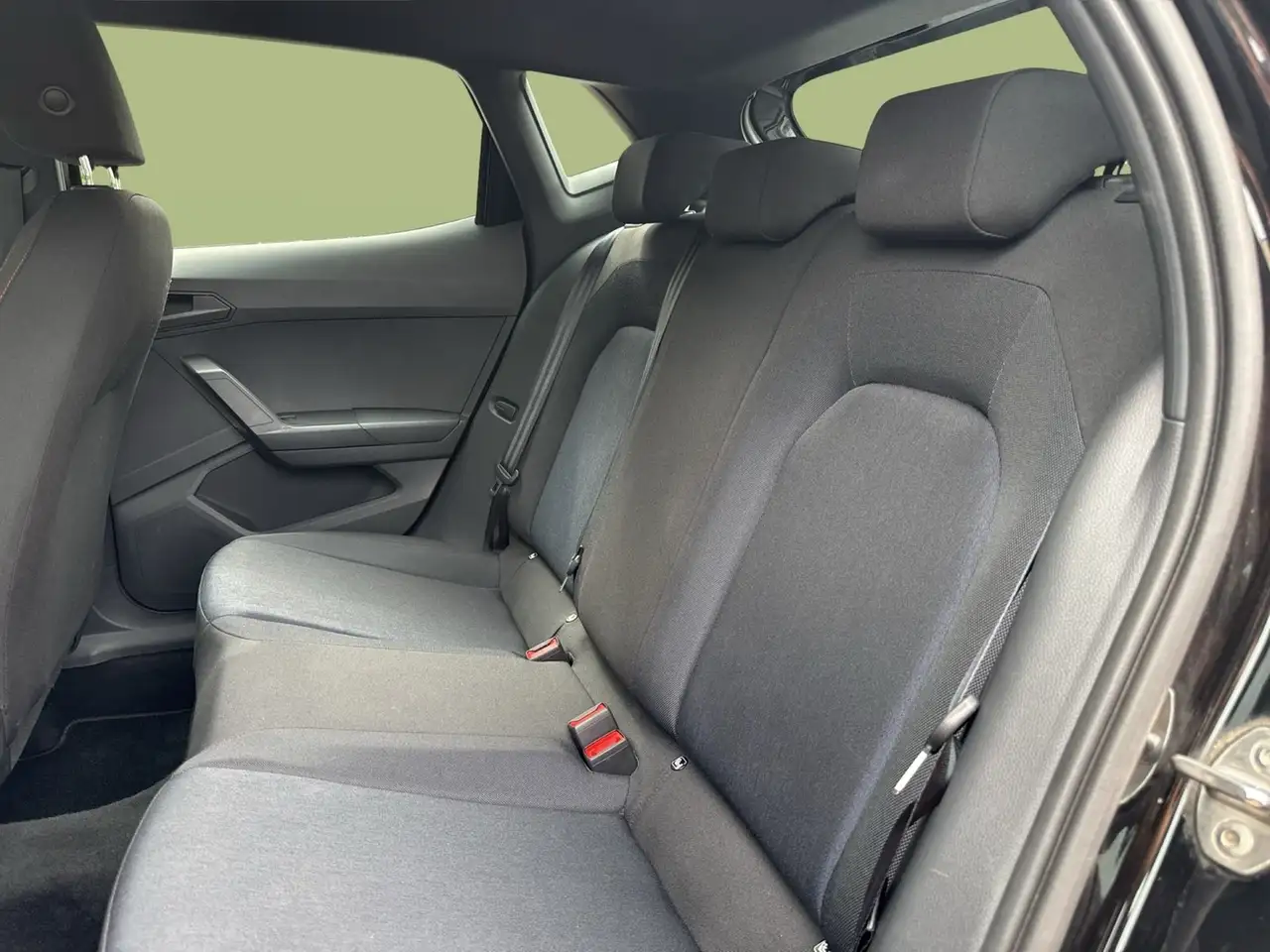 SEAT Ibiza 1.0 FR ALU18 NAVI CARPLAY KAMERA — Vehicle gallery 9