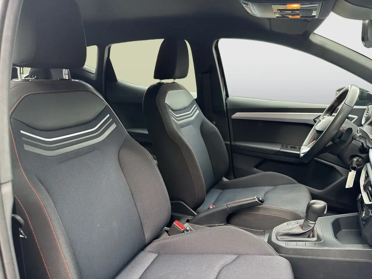 SEAT Ibiza 1.0 FR ALU18 NAVI CARPLAY KAMERA — Vehicle gallery 10