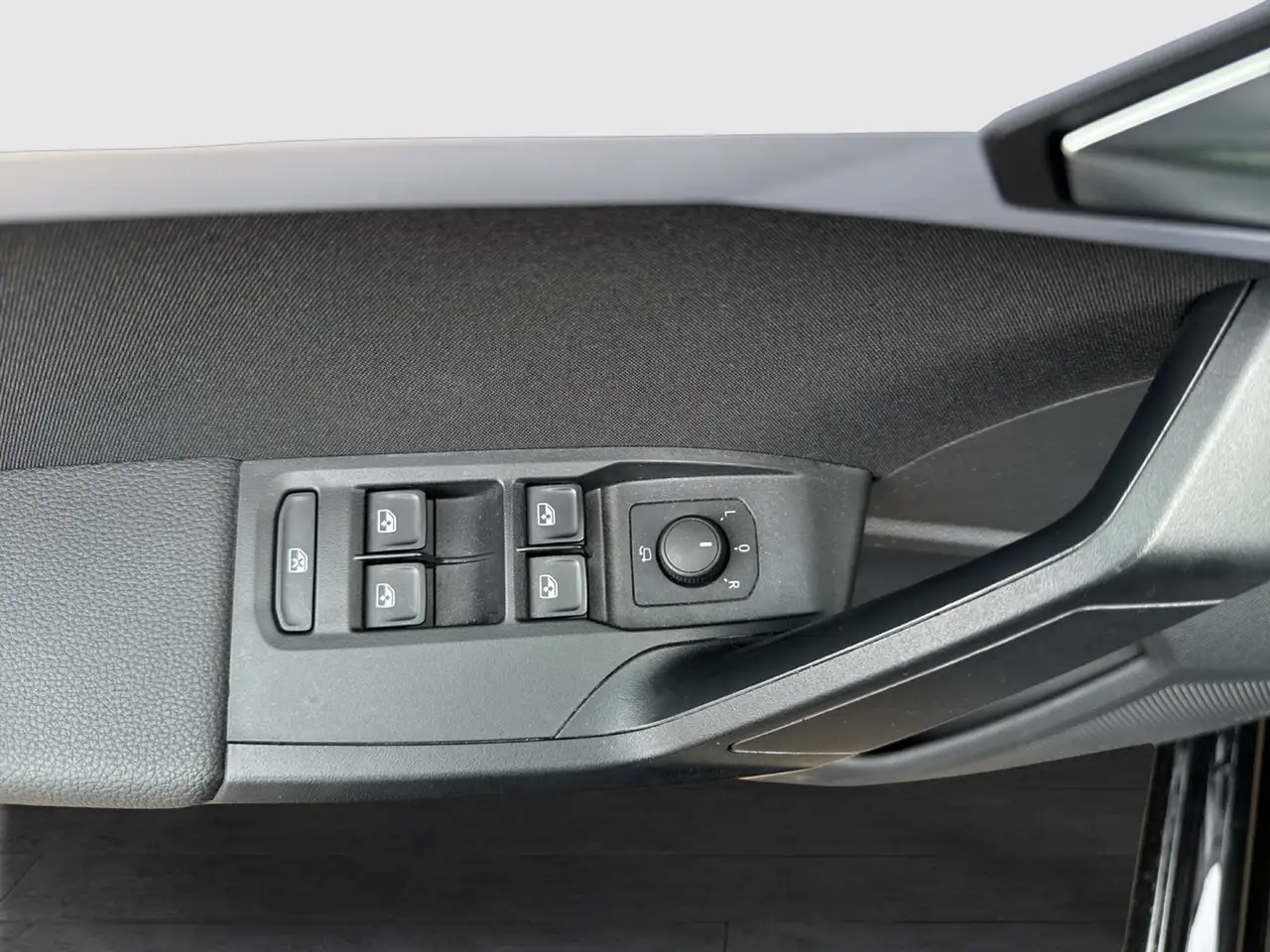 SEAT Ibiza 1.0 FR ALU18 NAVI CARPLAY KAMERA — Vehicle gallery 18