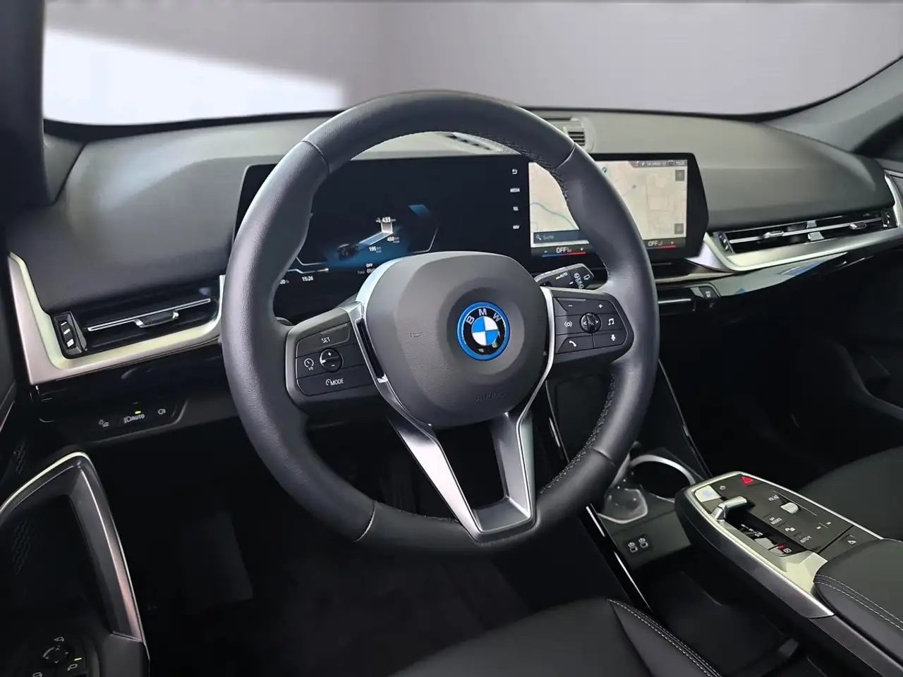 BMW iX1 xDr. 30 AHK+Pano+R-Kamera+DAB+ACC+18 Zoll — معرض صور السيارة 13