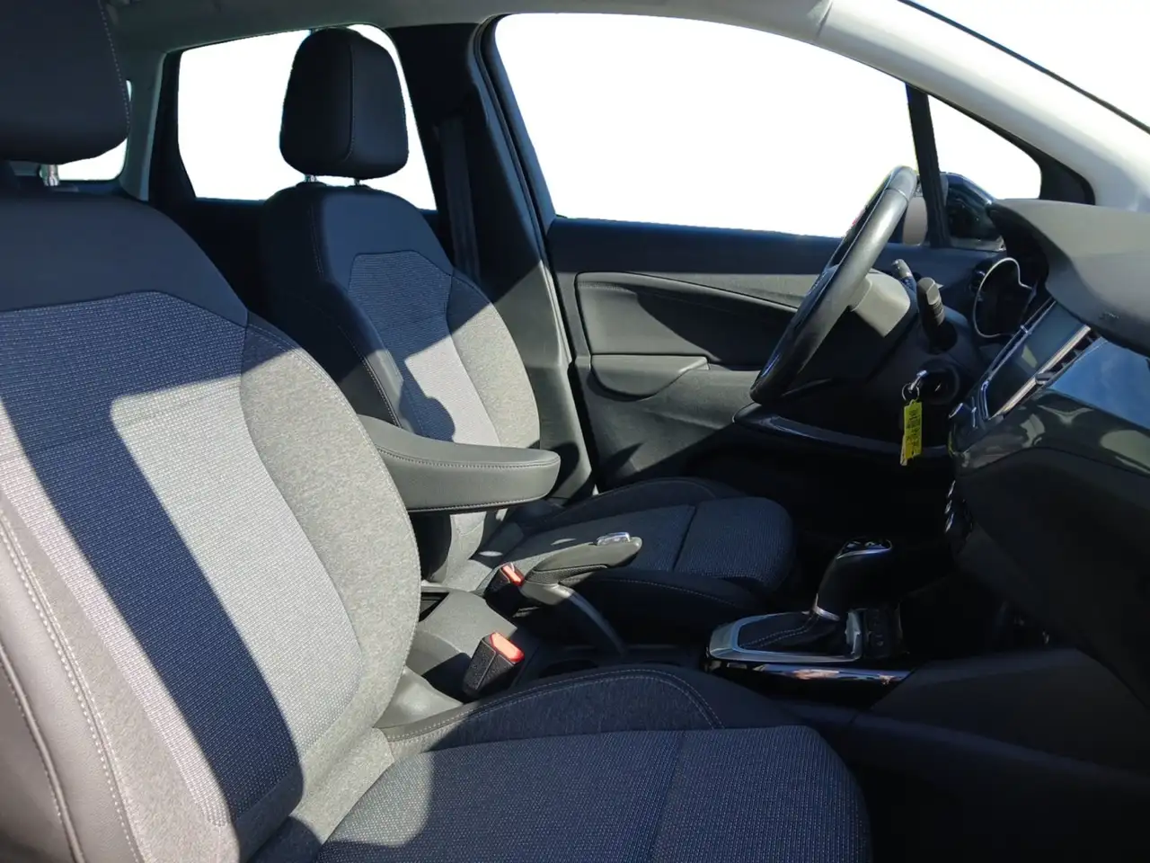 Opel Crossland Elegance Paket Automatik AppleCarplay — Vehicle gallery 17
