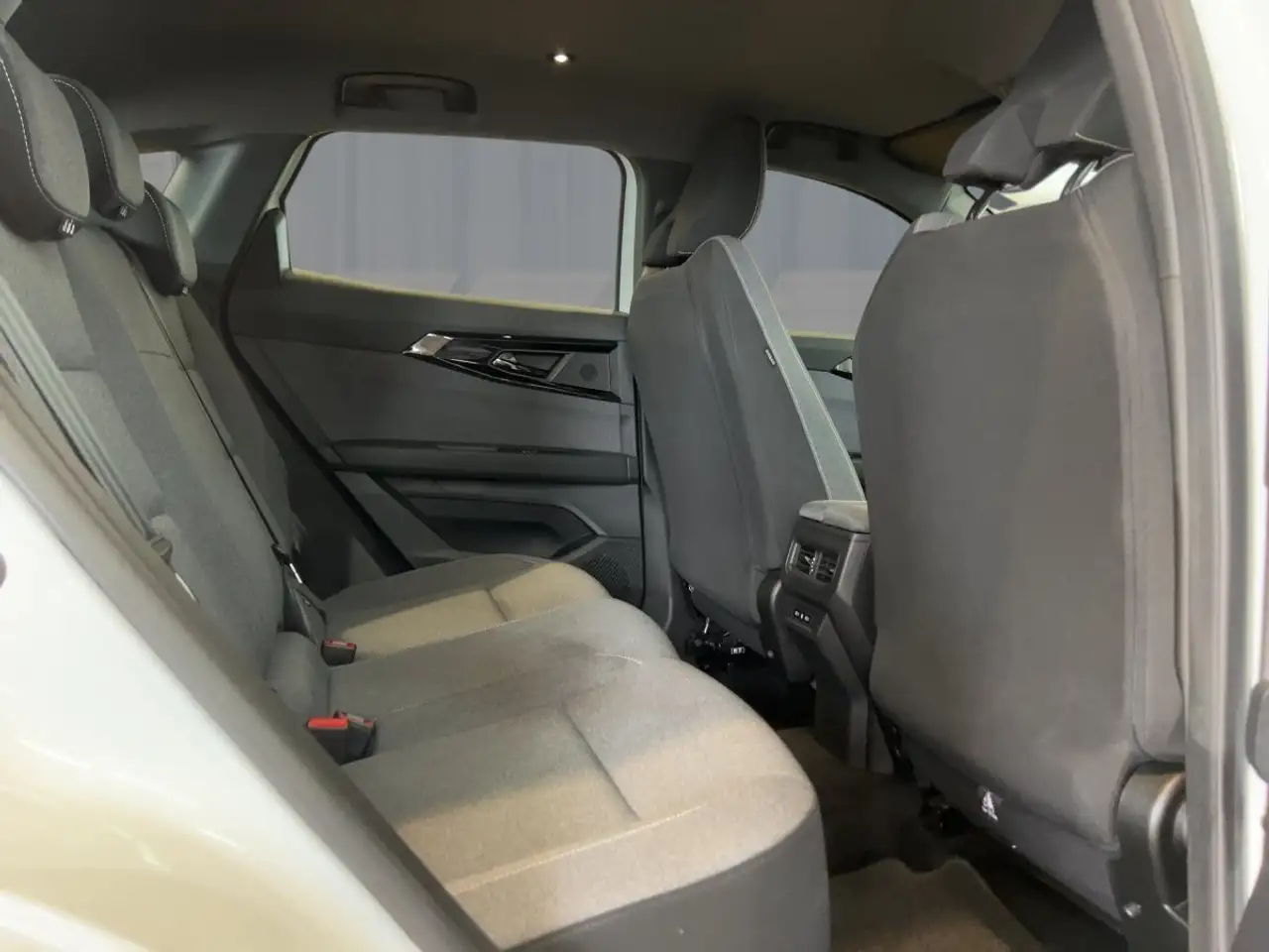 Renault Austral Evolution Mild Hybrid 160 Automatik — Galería del vehículo 9