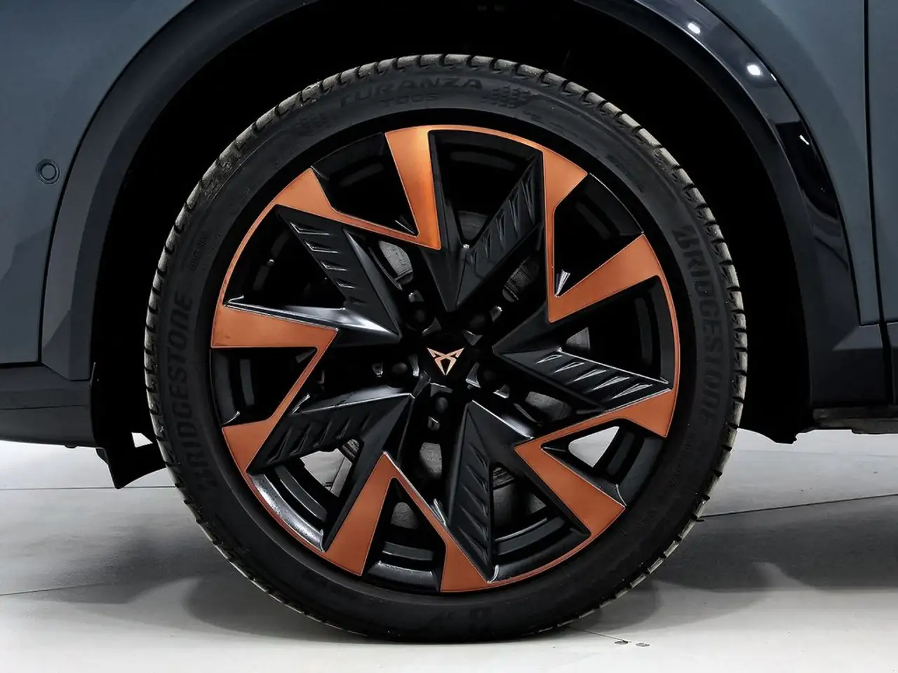 CUPRA Formentor 1.5 e-Hybrid 200 VZ DSG — معرض صور السيارة 8