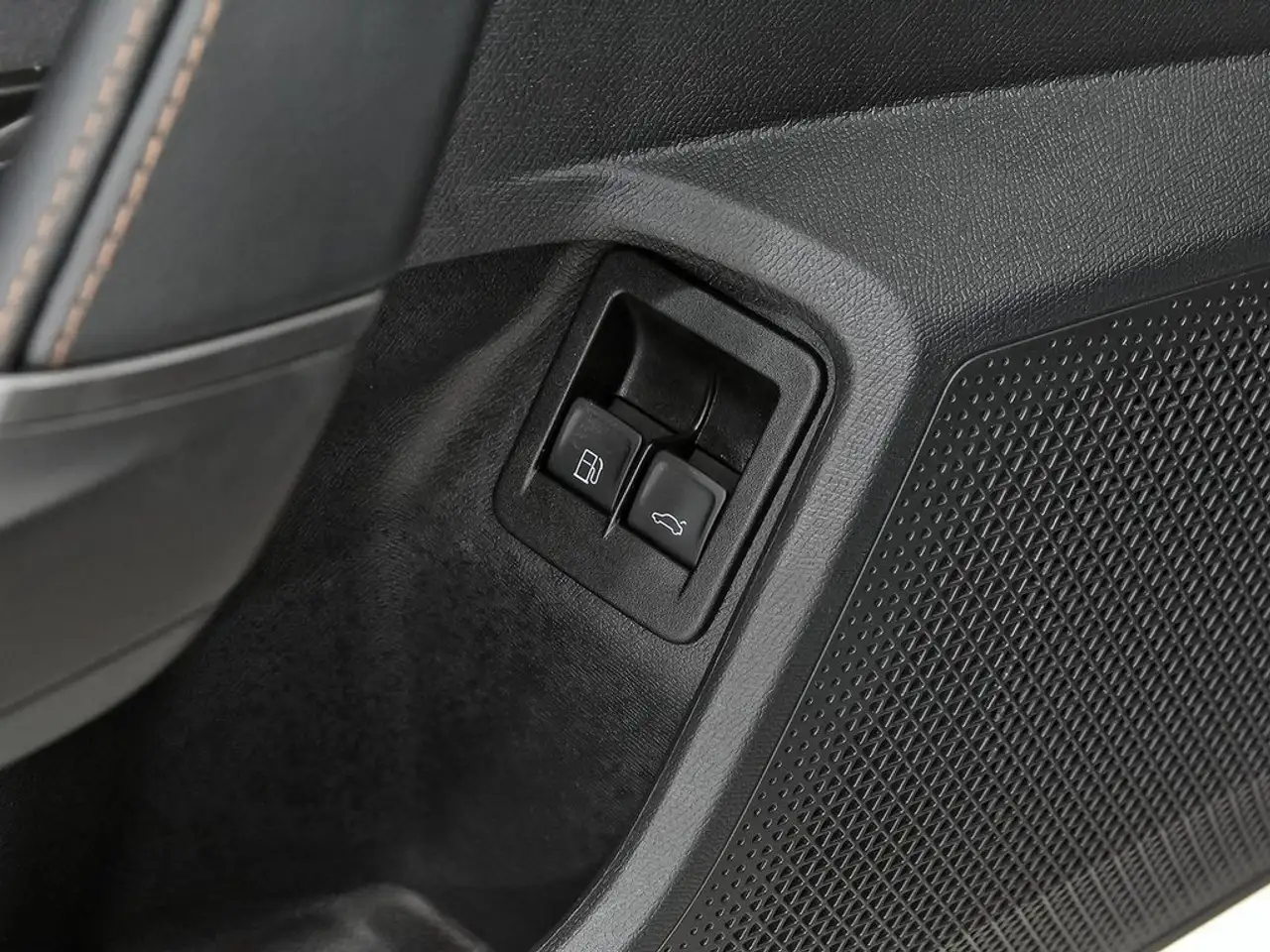 CUPRA Formentor 1.5 e-Hybrid 200 VZ DSG — معرض صور السيارة 11