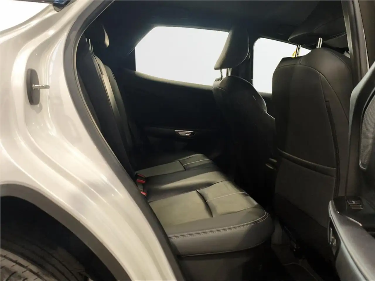 Lexus LBX 1.5 136cv HEV Relax — Galería del vehículo 7
