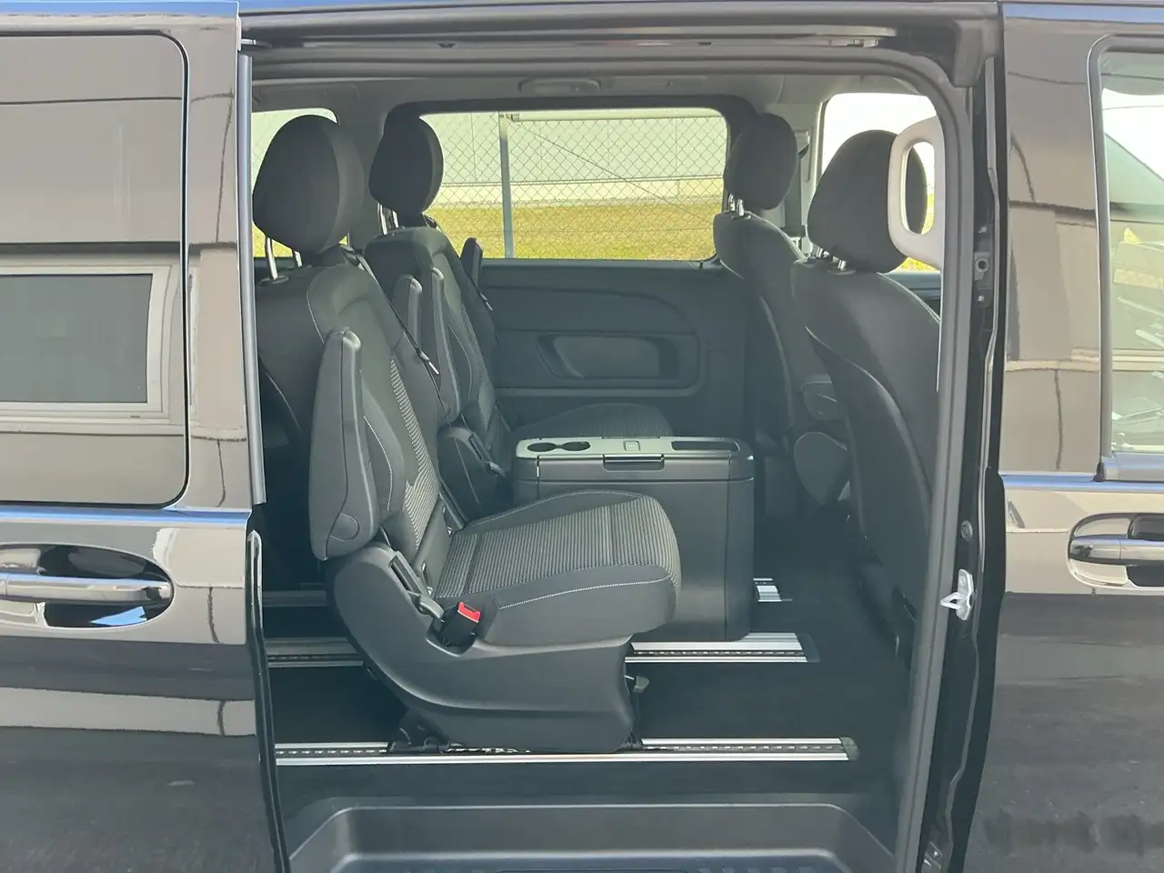 Mercedes-Benz EQV 250 EQV 250 Lang Navi/Distronic/Kamera/Multibeam — Galería del vehículo 9