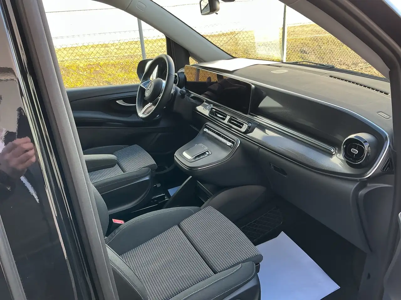 Mercedes-Benz EQV 250 EQV 250 Lang Navi/Distronic/Kamera/Multibeam — Galería del vehículo 11