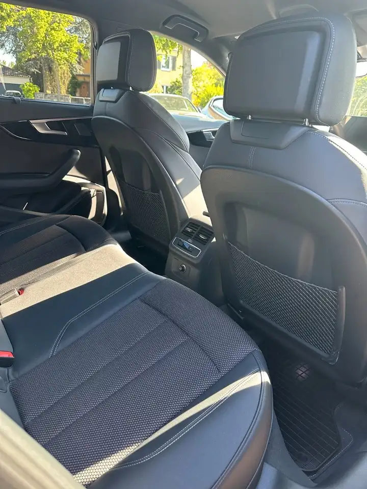 Audi A4 40 TFSI S tronic S line quattro Avant — Vehicle gallery 11