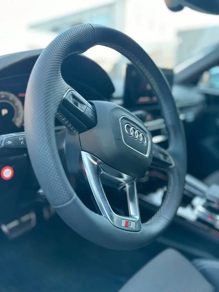Audi A4 40 TFSI S tronic S line quattro Avant — Vehicle gallery 5