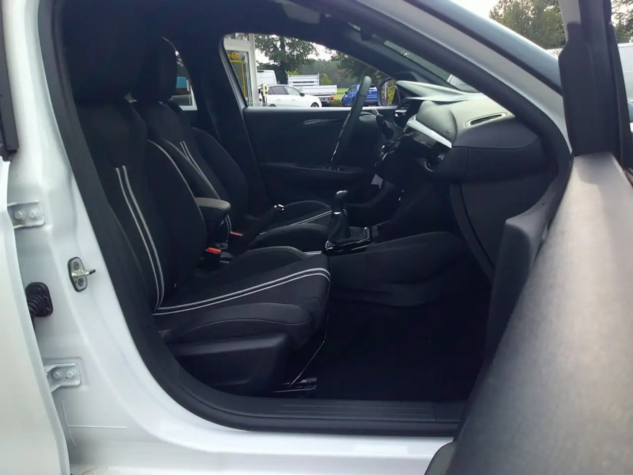 Opel Corsa 1.2 Start/Stop — معرض صور السيارة 9
