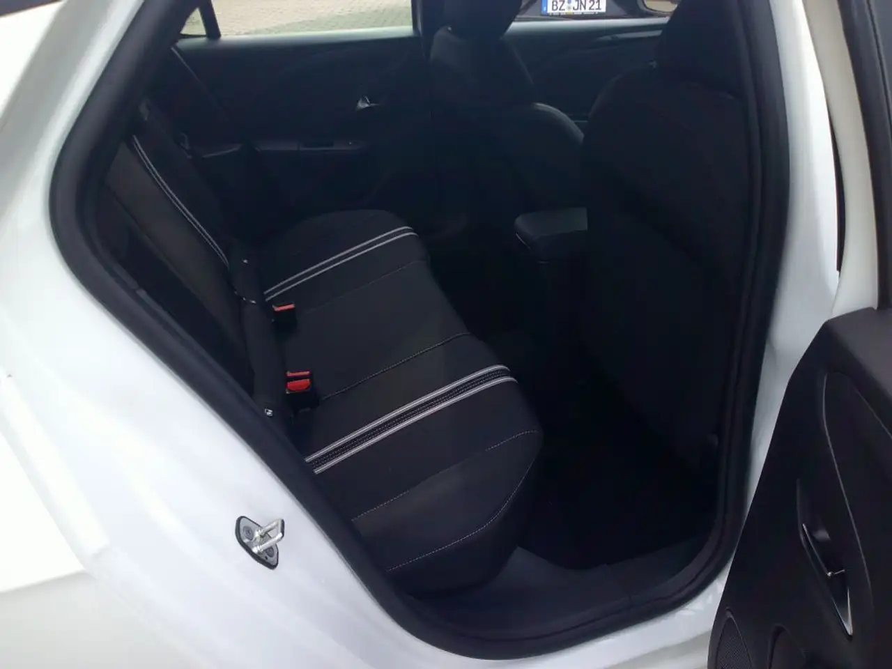 Opel Corsa 1.2 Start/Stop — معرض صور السيارة 8