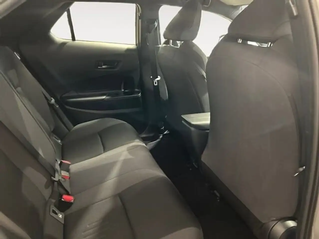 Toyota C-HR 140H Advance — Galerie du véhicule 7