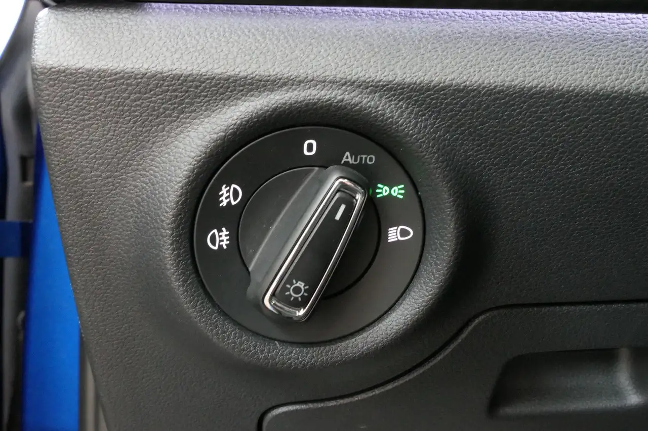 Skoda Scala 1.0 TSI DSG "Monte Carlo" MATRIX*PANO*CAM*SHZ* — Galería del vehículo 25