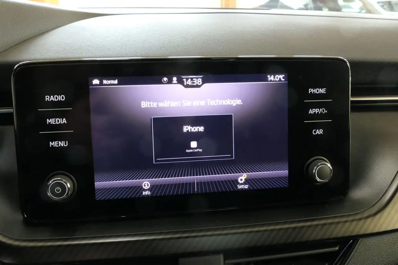 Skoda Scala 1.0 TSI DSG "Monte Carlo" MATRIX*PANO*CAM*SHZ* — Galería del vehículo 21