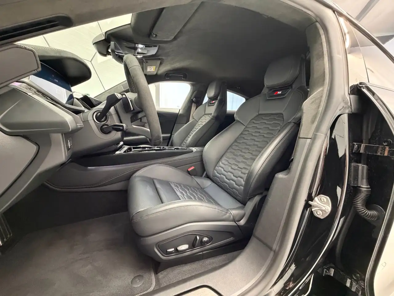 Audi RS e-tron GT performance Carbon Massage Keramik — معرض صور السيارة 31
