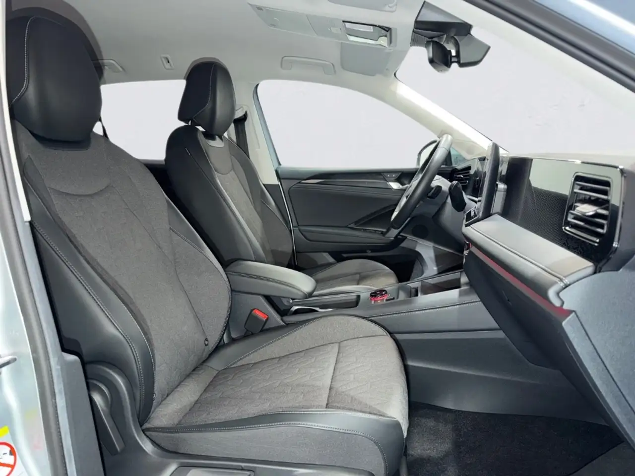 Volkswagen Tiguan 1.5 eTSI DSG LIFE LED 18Z NAVI KAMERA SHZ IQ DRIVE — Galería del vehículo 13