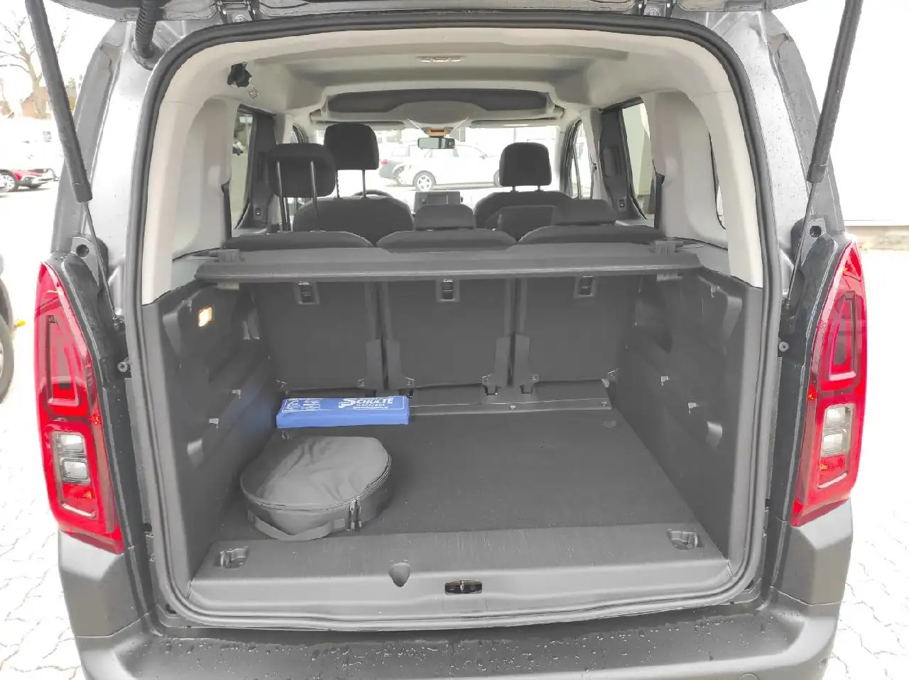 Fiat E-Doblo Launch Edition 100 kW — Galerie du véhicule 10