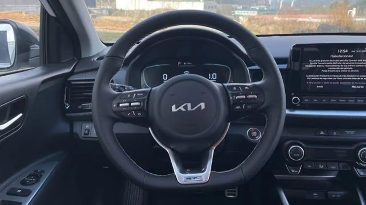 Kia Stonic 1.0 T-GDI MHEV IMT 74KW GT LINE DCT 100CV 5P — Galerie du véhicule 14