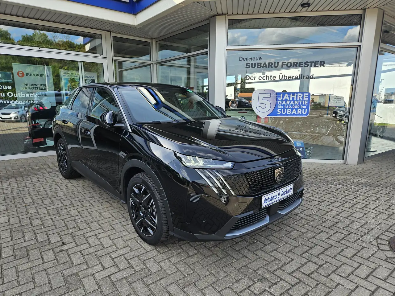 Peugeot 3008 Hybrid 145 Allure Winterpaket — Vehicle gallery 5