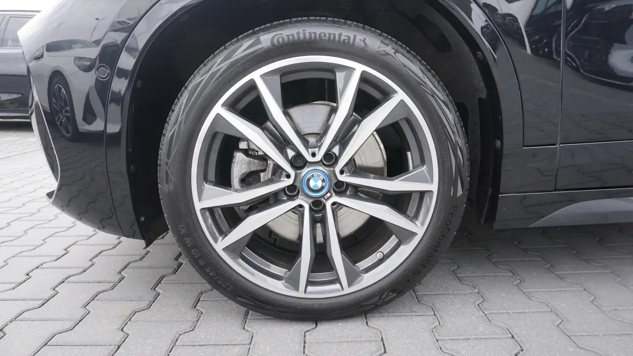 BMW X2 xDrive25e Head-Up+StHz+StKlima+Navi+Pano+SHZ — Galerie du véhicule 33
