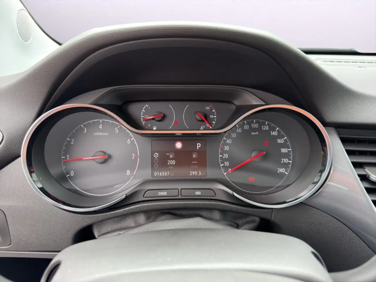 Opel Crossland Elegance Paket ATG Klimaautom Navi PDCv+h Temp NSW — Vehicle gallery 15
