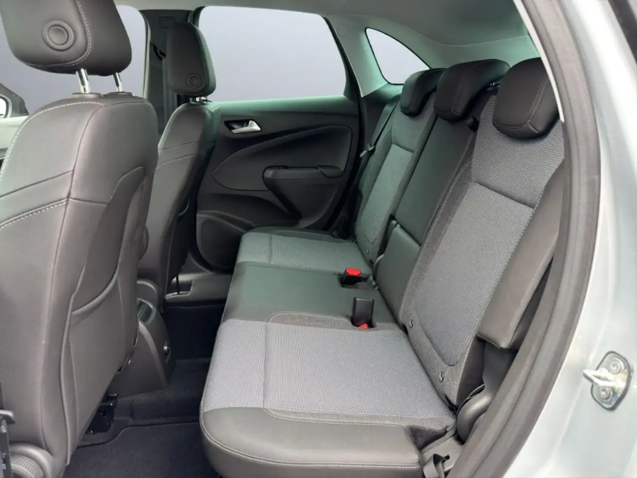 Opel Crossland Elegance Paket ATG Klimaautom Navi PDCv+h Temp NSW — Vehicle gallery 17