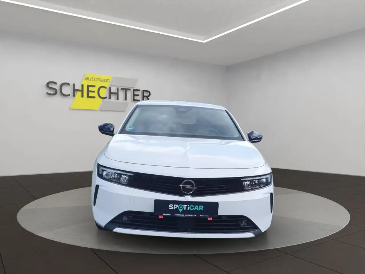 Opel Astra Sports Tourer 1.2 Turbo Edition (L) — Vehicle gallery 8