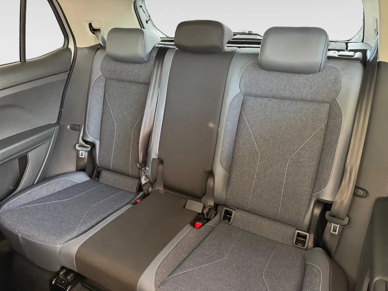 Volkswagen T-Cross 1,0 TSI DSG Style AHK Kamera — Vehicle gallery 9