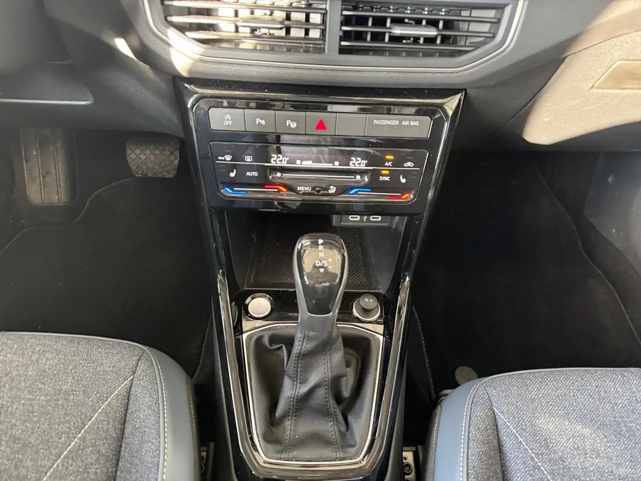 Volkswagen T-Cross 1,0 TSI DSG Style AHK Kamera — Vehicle gallery 15