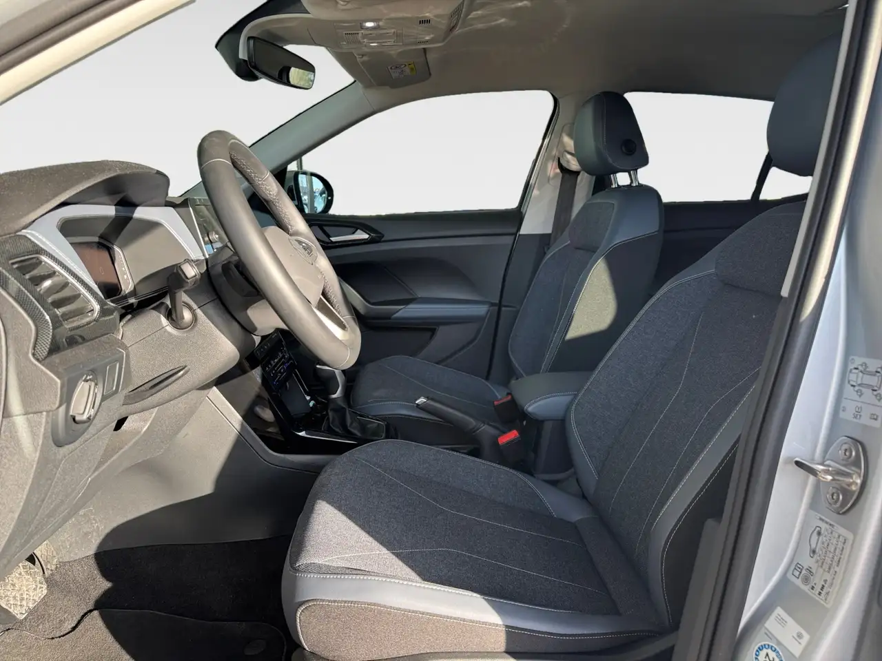 Volkswagen T-Cross 1,0 TSI DSG Style AHK Kamera — Vehicle gallery 8