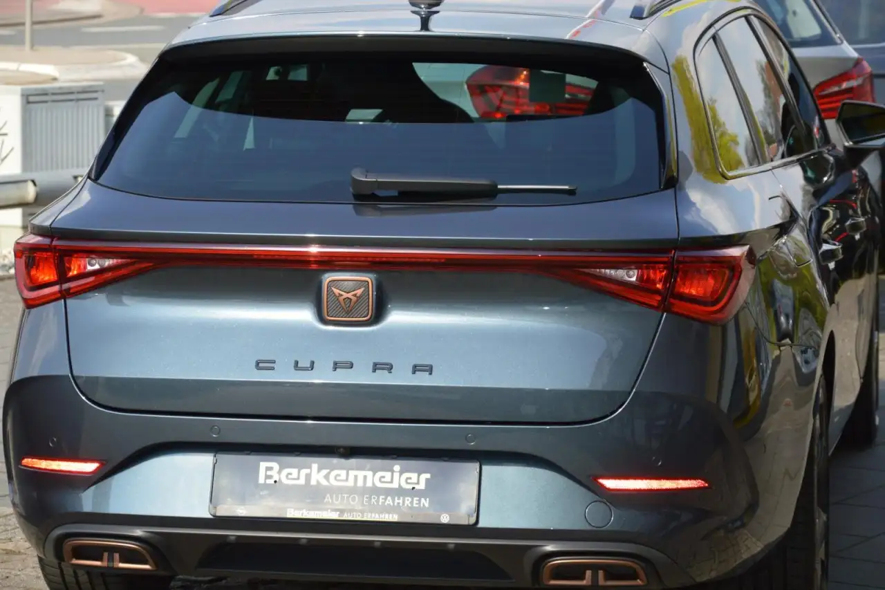 CUPRA Leon Sportstourer e-Hybrid NAVI / SHZ / KAMERA / ACC — Galería del vehículo 5